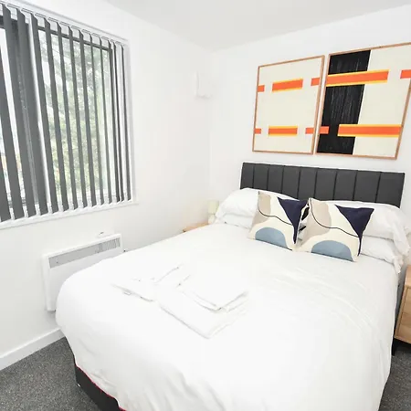 Modern & Stylish 1 Bed In Apartment *