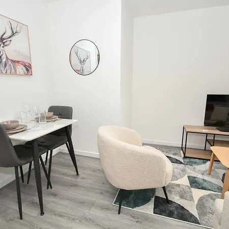 Modern & Stylish 1 Bed In *